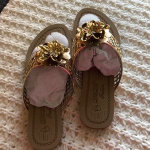 Db Dk Flat Sandals